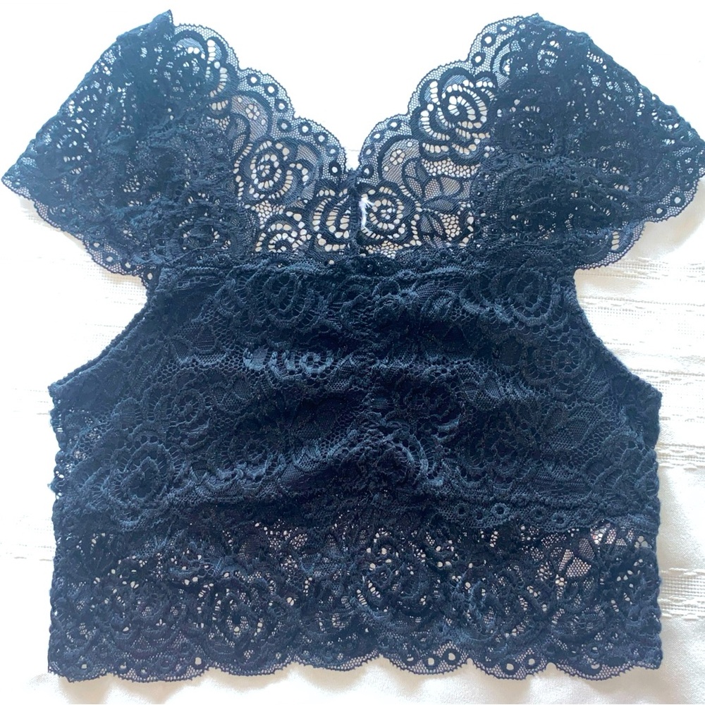 Intimately FREE PEOPLE Black Chase Me Lace Brami Bralette Cami Crop Tank Size S